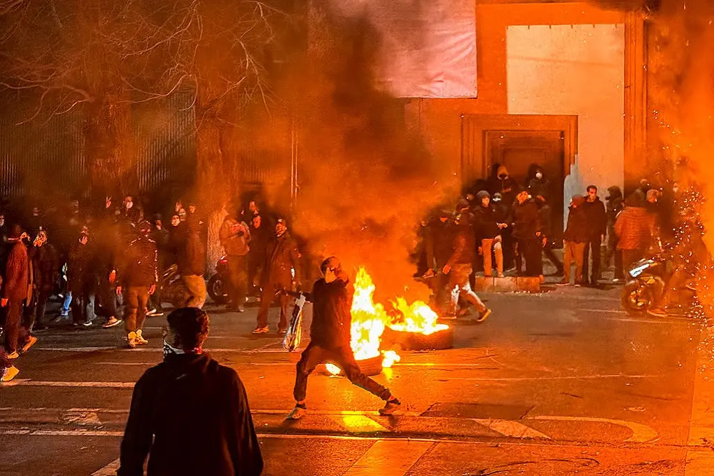 Las protestas en Irán marcan un punto de inflexión - Jacobin Revista